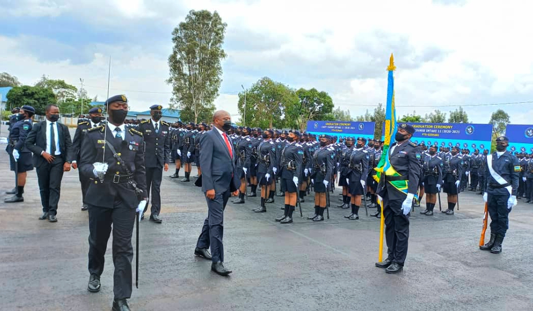 Polisi y'u Rwanda yungutse abapolisi bashya 656 bahawe ipeti rya AIP ...